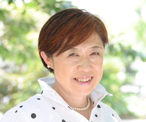講師：杉本恵子 先生（管理栄養士・ヘルスケアトレーナー／株式会社ヘルシービット代表取締役）：法政大学公式野球部をはじめ、アスリートへの栄養指導や、病院、企業、商品開発（セプンイレブン他）など、幅広い現場で食から人を支える活動を続けている