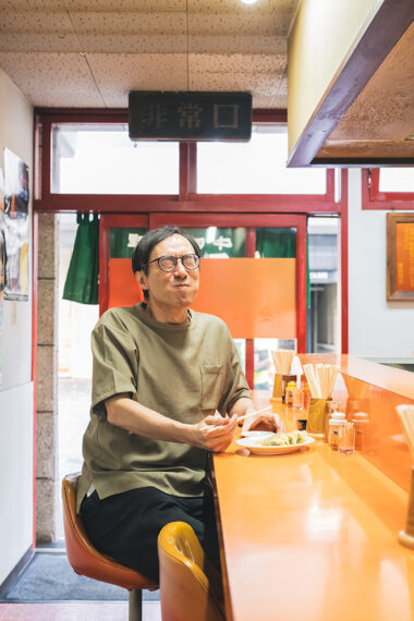 餃子のおいしさに近藤さんもこの表情