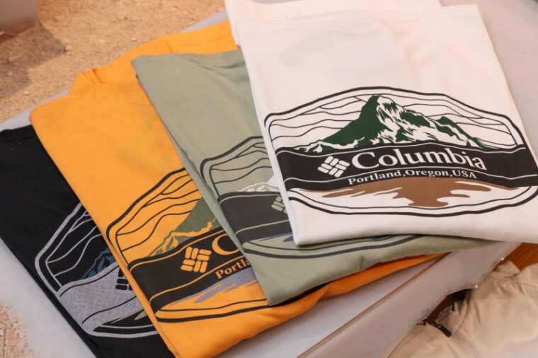 ColumbiaのサンライズストレイトオムニフリーズゼログラフィックSSTシャツ各5,500円