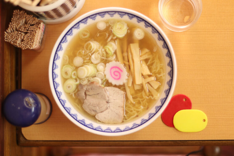ホッとする味で多くの人を魅了する『中華そば』（800円）
