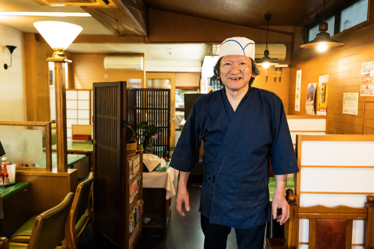 「地元の人はもちろん、観光客の皆さんにもご来店いただいています」と3代目・堀一義さん
