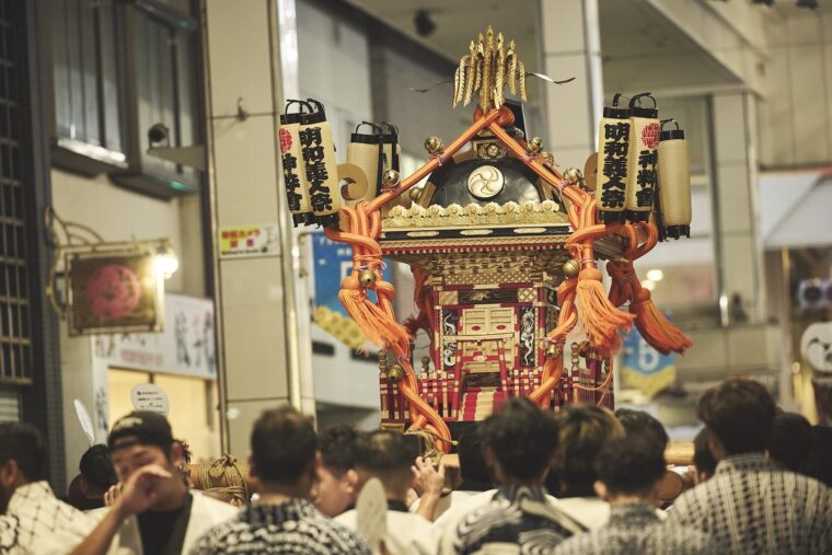 神輿進行