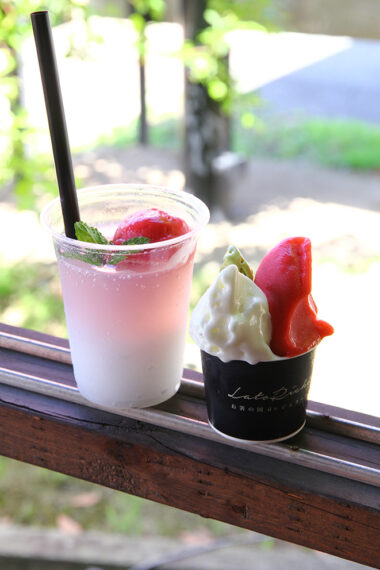 定番のジェラート（カップ・右）と飲むジェラート