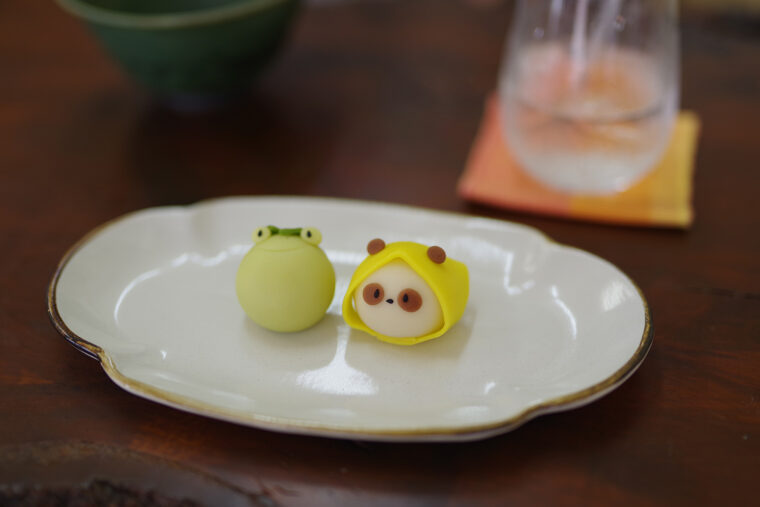 店主イチオシのカエルとパンダのお菓子