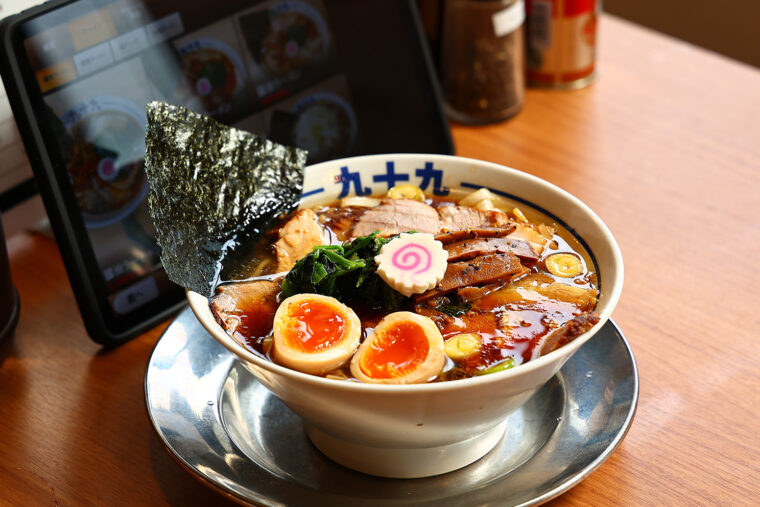 『特製醤油ラーメン』（1,100円）
