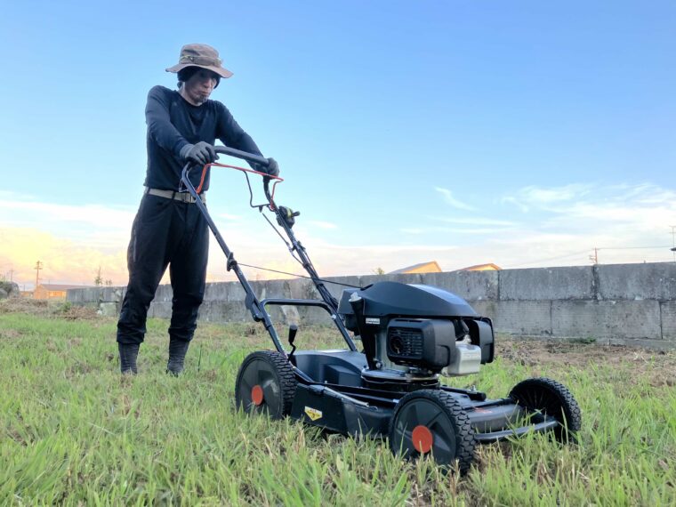 手に負えなくなった雑草の草刈り、敷地からはみ出た枝の伐採などにも対応