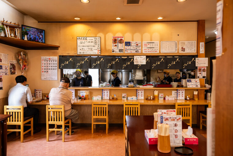 サラリーマンのランチスポットとして重宝されています
