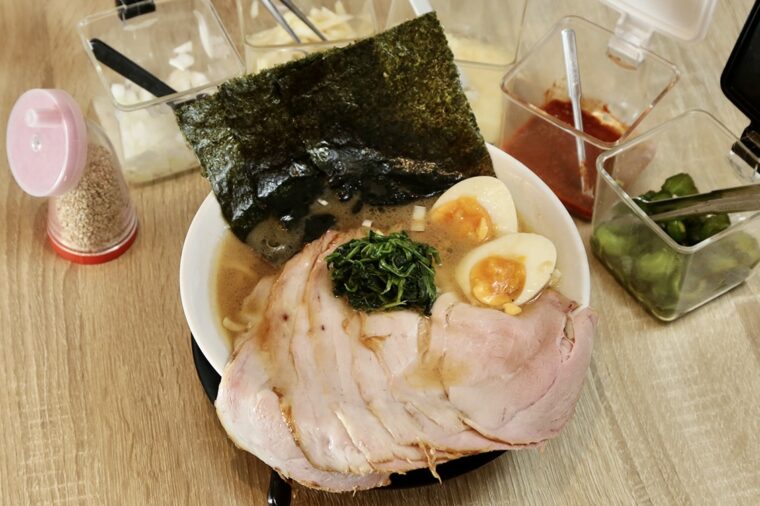 『家系チャーシューメン』（1,200円）