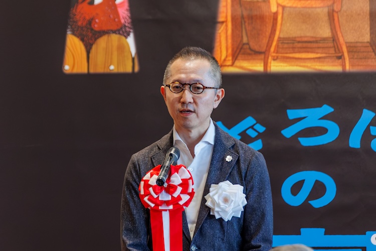 新潟県立万代島美術館の館長・澤田圭三氏