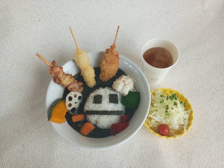 ハロウィン限定『まっくろカレー』