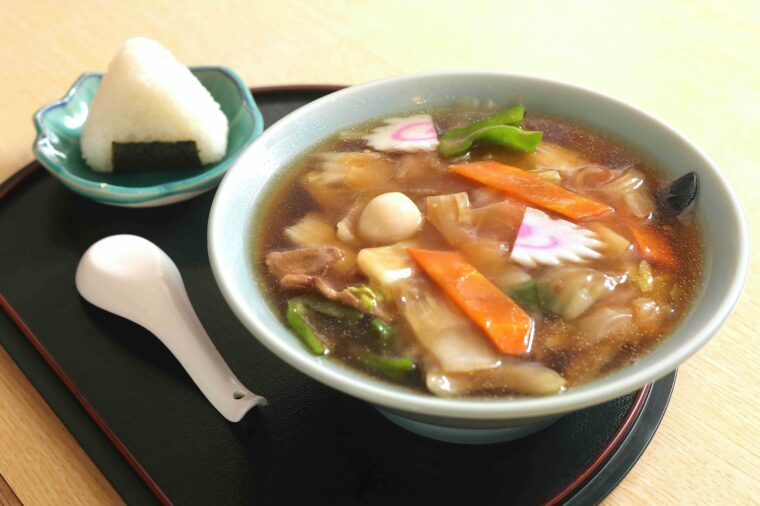 『日替わり麺セット』（950円）。取材日は『うま煮らーめん』でした
