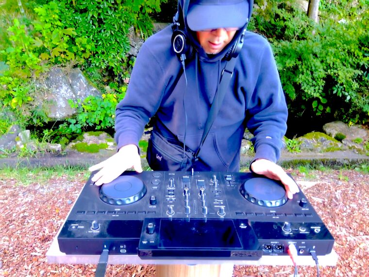 外部講師によるDJスクールも好評！