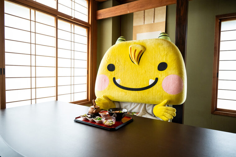 豪華な見た目に大喜びするえちゴン
