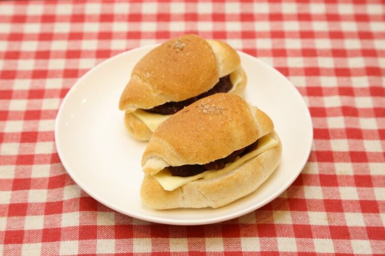 『さわ山あんバタ』（1個360円）