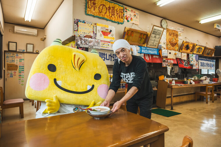 「お待たせしました！」と店主の髙橋さん
