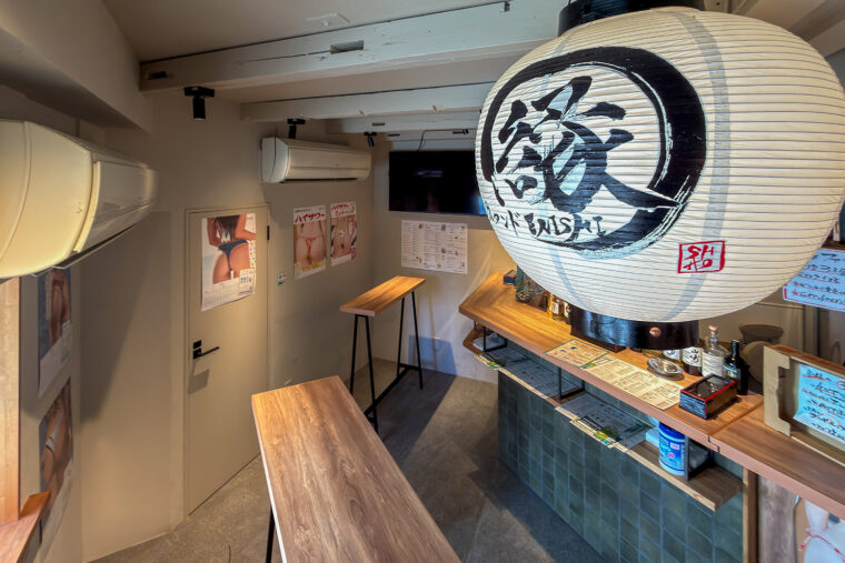 店内。立ち飲みスタイルです