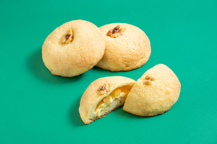 『シャキシャキりんごメロンパン』（1個228円）
